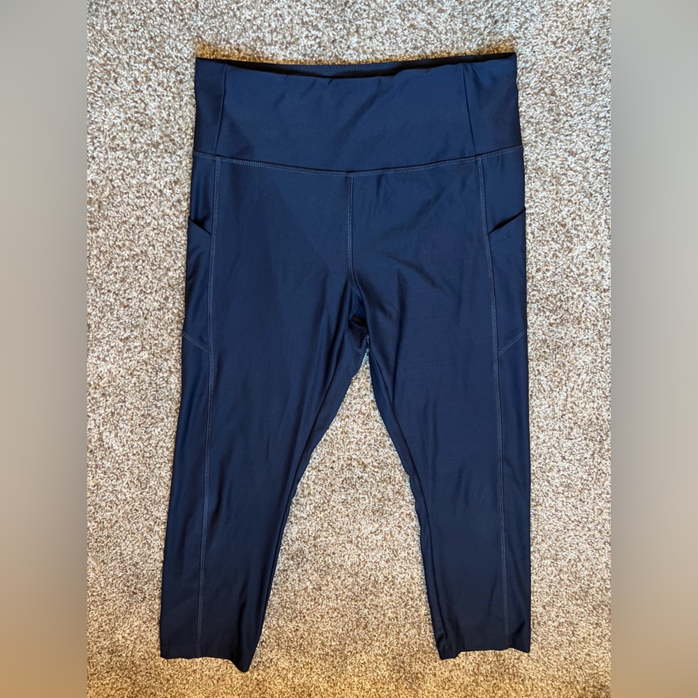 Vogo Navy Capri leggings